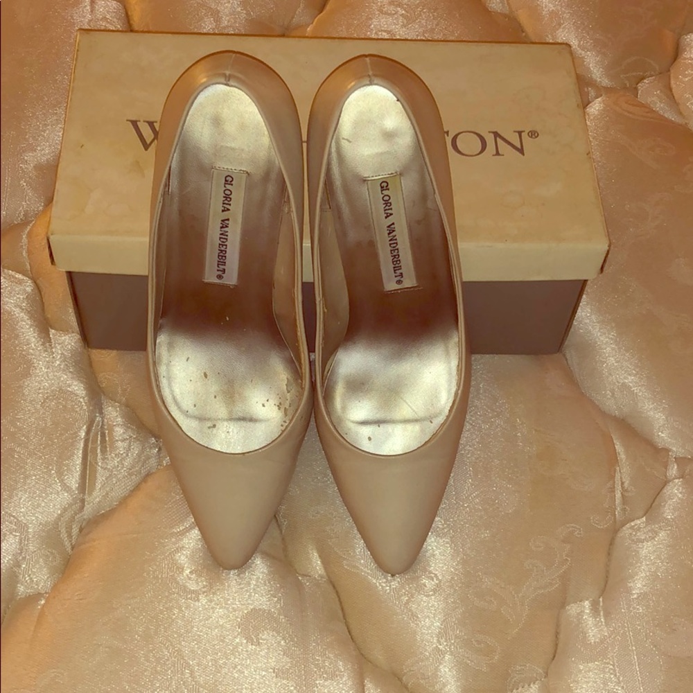 Cream colored heels. 3 inch heels & 8 1/2 M width.